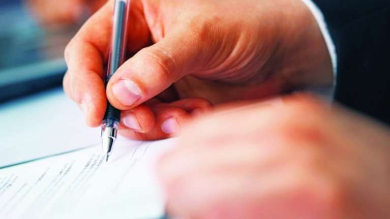 Ριζικές αλλαγές σε κληρονομιές και διαθήκες μετά από 80 χρόνια - Δικαίωμα στην περιουσία θα έχουν και οι σύντροφοι