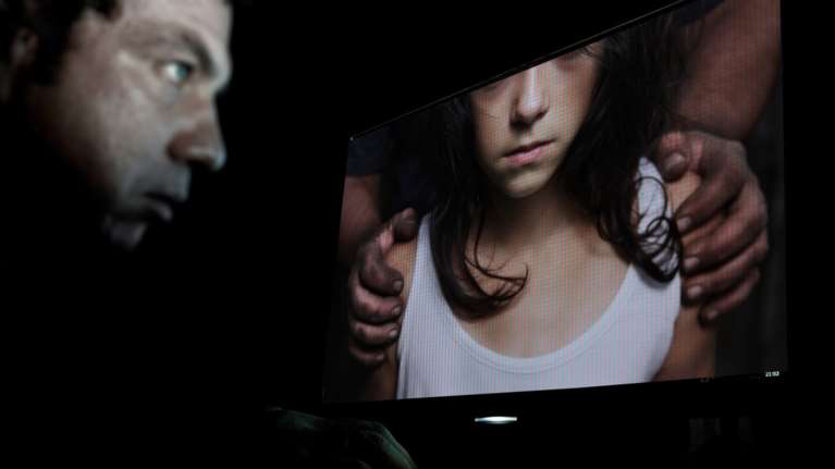 Σοκάρουν οι αποκαλύψεις για τον 43χρονο που έκρυβε 2,5 εκατ. βίντεο και εικόνες παιδικής πορνογραφίας