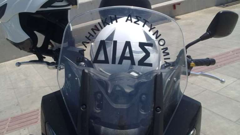 Θεσσαλονίκη: Συνελήφθη φοιτητής που άρπαξε κράνος αστυνομικού για να το ανεβάσει στο Tik Tok