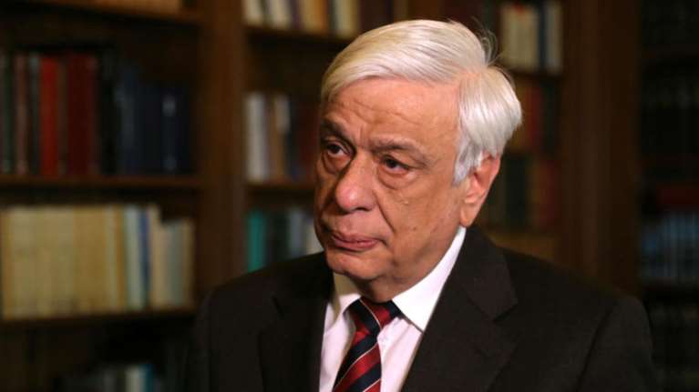 Σχόλια &quot;φωτιά&quot; για την εκλογή Παυλόπουλου στην Ακαδημία Αθηνών- Από τα stage και τη δολοφονία Γρηγορόπουλου στη χρεοκοπία