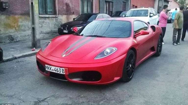 ΗΠΑ: Πήρε κορονο-δάνεια από την κυβέρνηση και τα ξόδεψε σε Λαμποργκίνι, Ρόλεξ και... στριπτιζάδικα