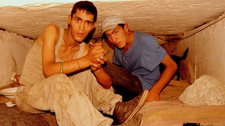 H ασφυκτική ζωή στους υπονόμους της Ρουμανίας