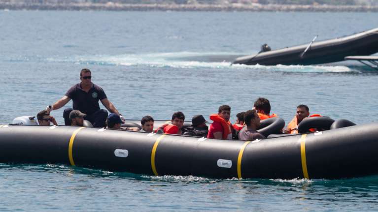 Λυγίζουν οι λιμενικοί στη Λέσβο:στέλνουν ψυχολόγους