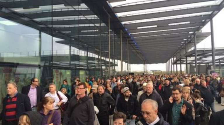 Eκκενώθηκε το αεροδρόμιο Gatwick του Λονδίνου για λόγους ασφαλείας