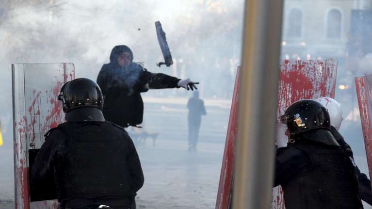 Πεδίο μάχης το Κόσοβο σε αντικυβερνητική διαδήλωση