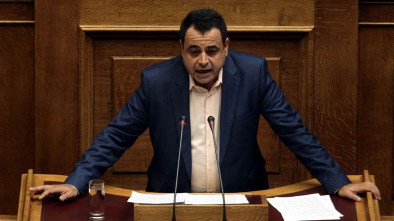 Βουλευτής ΣΥΡΙΖΑ: Είπαμε κανένα σπίτι, όχι καμία βίλα, στα χέρια τραπεζίτη