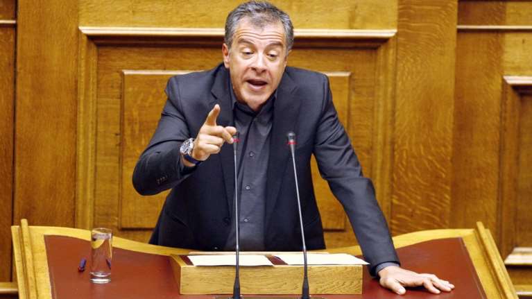 Θεοδωράκης:Κάνουν πολιτική με κλισέ βλέποντας Λαζόπουλο