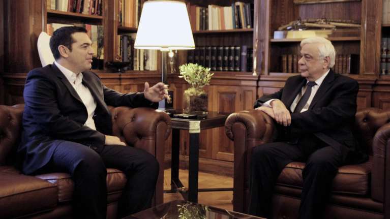 Η εξομολόγηση του Τσίπρα στον Παυλόπουλο. Τι του ζήτησε