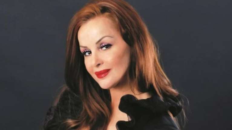 &quot;Ψεκασμένες&quot; θεωρίες για τα εμβόλια και την ηπατίτιδα από τη συγγραφέα Χρυσηίδα Δημουλίδου