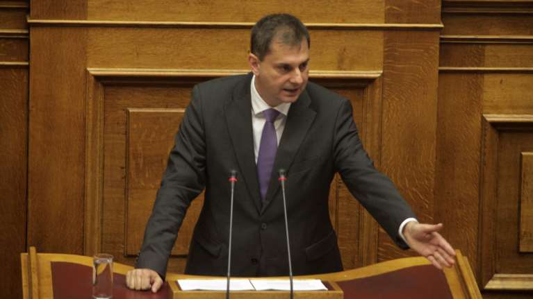 Εξηγήσεις για την ανακεφαλαιοποίηση των τραπεζών ζητάει ο Θεοχάρης