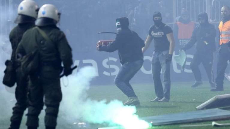 Δείτε βίντεο με τα επεισόδια στο γήπεδο του Παναθηναϊκού