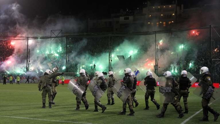 Τον γύρο του κόσμου κάνει η αναβολή του ντέρμπι
