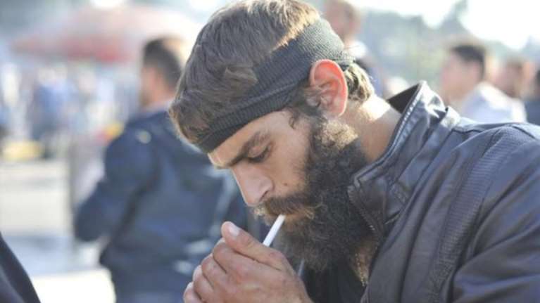 Εγινε τραγούδι ο σέξι Κρητικός αγρότης! (βίντεο)