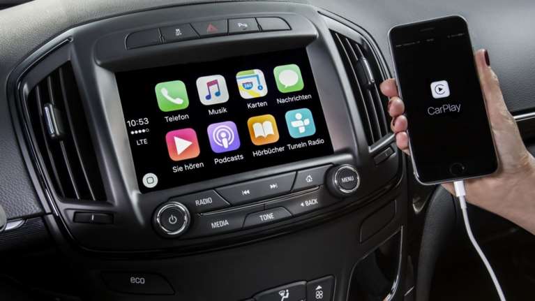 Το Opel Insignia τώρα «βλέπει» και το Apple CarPlay