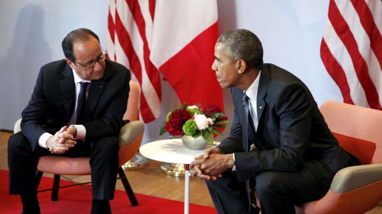 ΙSIS και Ρεπουμπλικάνοι πιέζουν τον Ομπάμα