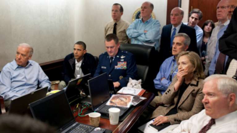 Κάτι δεν πάει καλά με αυτή τη φωτογραφία από τον Λευκό Οίκο