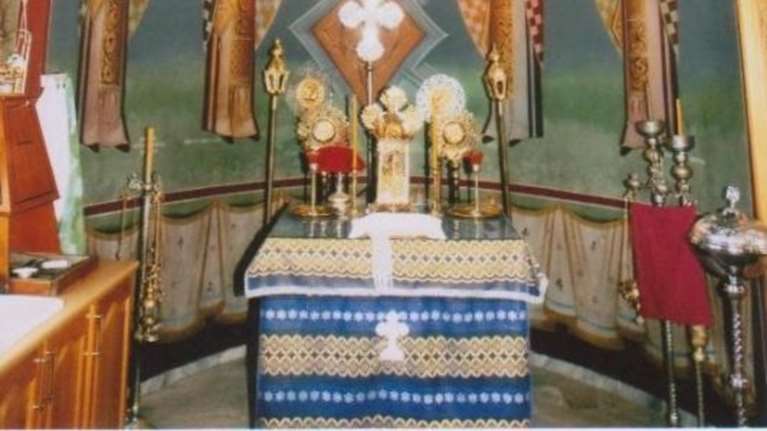 Πήγε να κλέψει εκκλησία αλλά εγκλωβίστηκε κάτω από την Αγία Τράπεζα!