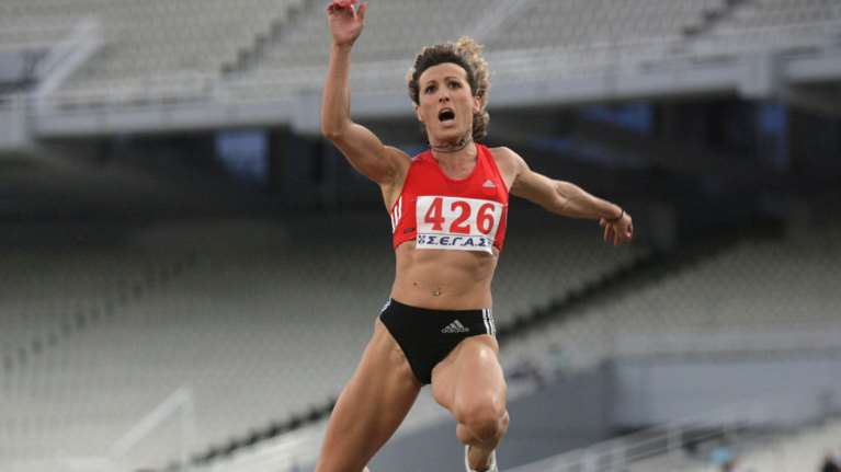 «Ντοπέ η Δεβετζή, Λες να έρχεται η σειρά μου; Αντέγραψα στη Β&#39; γυμνασίου»