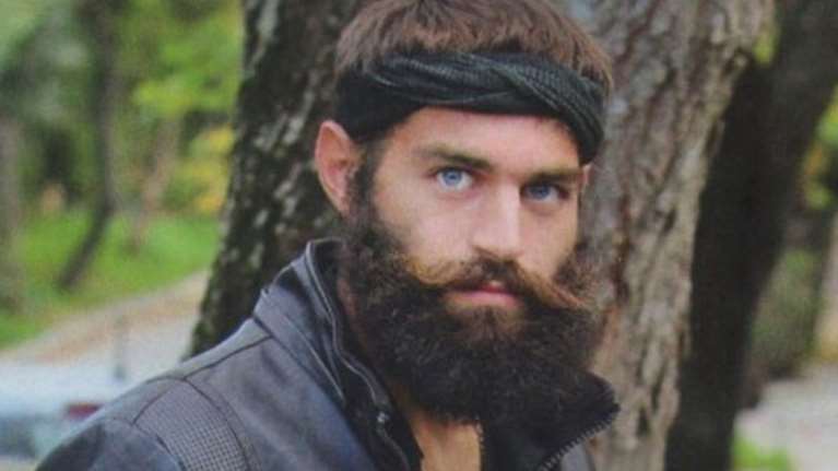 Ο σέξι Κρητικός φωτογραφίζεται με τη γκλίτσα &amp; μιλά για την ιδανική γυναίκα