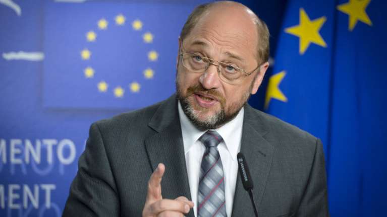 Βολές Σουλτς εναντίον Σόιμπλε για το μεταναστευτικό