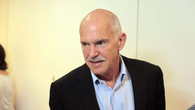 Ο Παπανδρέου θυμάται πως έψαχνε το 2011 τη συναίνεση