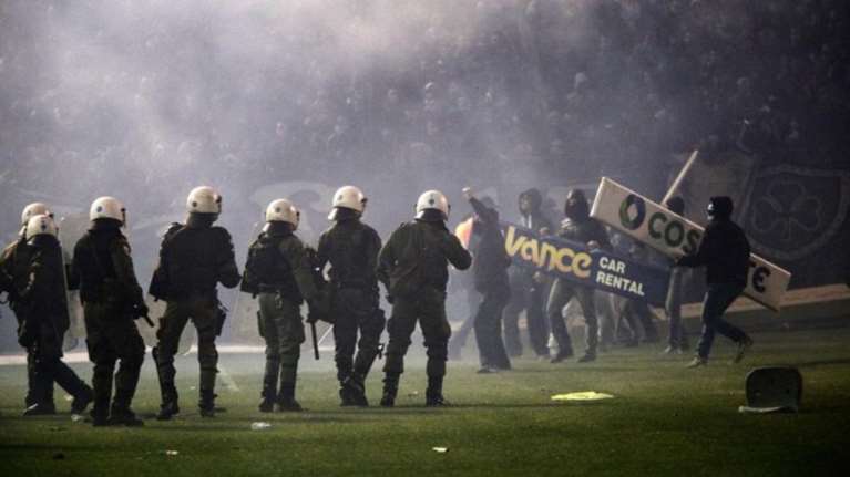 Βαριές ποινές στον Παναθηναϊκό για τα έκτροπα στη Λεωφόρο