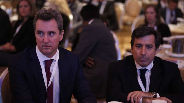 Τροϊκα: Εφαρμόστε πρώτα το μνημόνιο και μετά βλέπουμε το χρέος