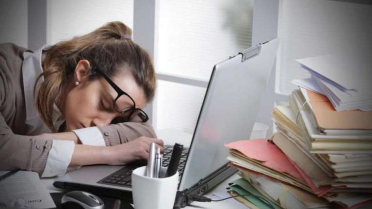 Έξι τρόποι για να είστε πιο «ξύπνιοι» στη δουλειά