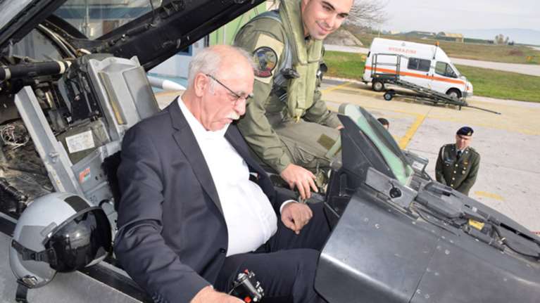 Ο Βίτσας πήρε...θέση μάχης μετα το tweet του Τσίπρα