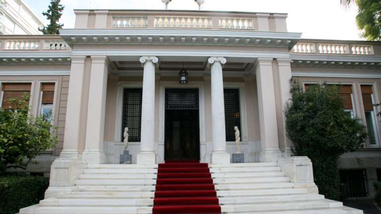 Αγωνία για 5 «διαρροές» του ΣΥΡΙΖΑ στο ασφαλιστικό