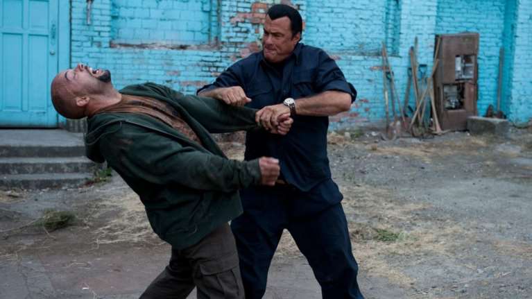 Σ. Σίγκαλ: Θα διδάξει πολέμικές τέχνες στις ειδικές δυνάμεις Σερβίας