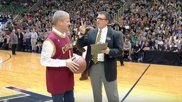 Απίστευτη πλάκα 1.000.000 $ στο NBA (video)