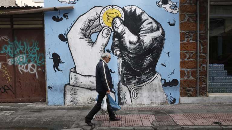 Εκθεση-σοκ: Η μεσαία τάξη καταρρέει από την υπερφορολόγηση