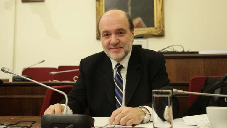 Τρ. Αλεξιάδης: Δεν θα φορολογηθούν αναδρομικά τα εισοδήματα του 2015