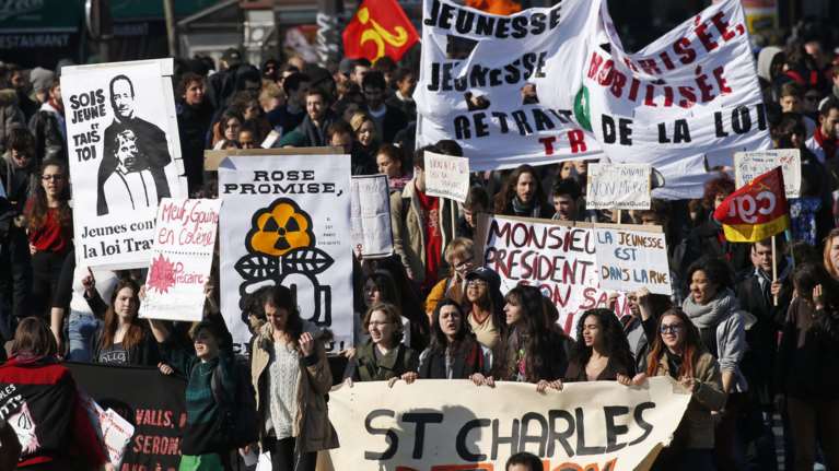 &#39;Αγρια επεισόδια σε πορείες φοιτητών στο Παρίσι video