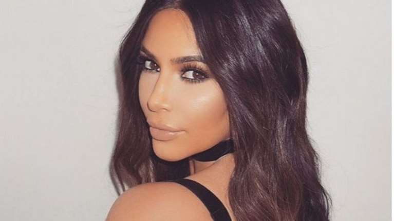 Η Κιμ Καρντάσιαν φόρεσε τον εαυτό της και βγήκε βόλτα! Κι όμως γίνεται...