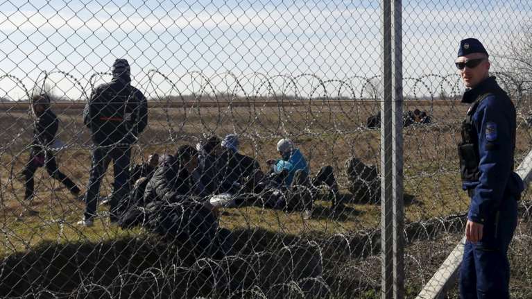 Η Ουγγαρία κλείνει τα κέντρα υποδοχής προσφύγων