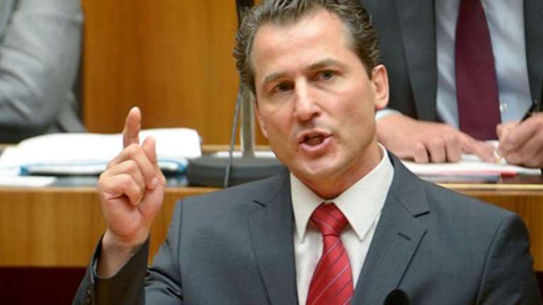 Αυστριακός Βουλευτής αποκάλεσε τους πρόσφυγες Νεάτερνταλ