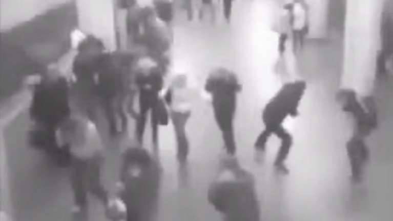 Η στιγμή της έκρηξης στον σταθμό του μετρό στις Βρυξέλλες