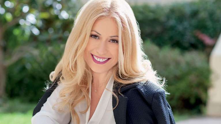 Proud mommy: Δείτε για πρώτη φορά τον 16χρονο κούκλο γιο της Μπακοδήμου