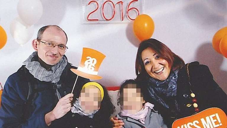 Δίδυμα κοριτσάκια επέζησαν της έκρηξης γιατί απομακρύνθηκαν για να παίξουν!