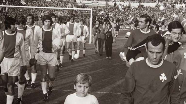 Όταν ο Κρόιφ υποκλίθηκε στους Έλληνες