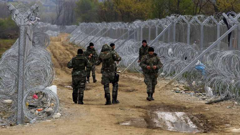 Σε ετοιμότητα ο στρατός των Σκοπίων δίπλα στην Ειδομένη