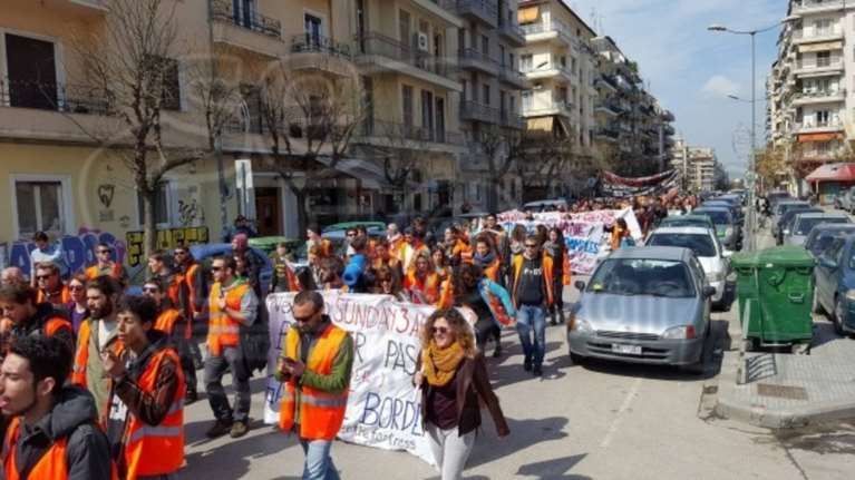 Πορεία Ιταλών ακτιβιστών στη Θεσ/νίκη για το προσφυγικό