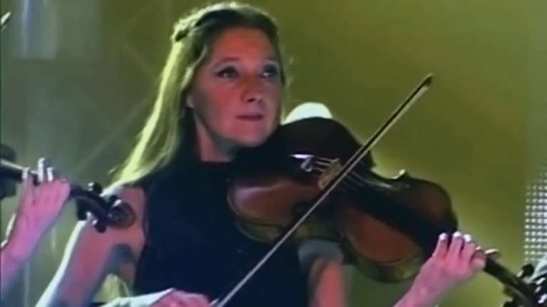 Τέσσερα ξυραφάκια είχε στην τσέπη της η σολίστ της Καμεράτα