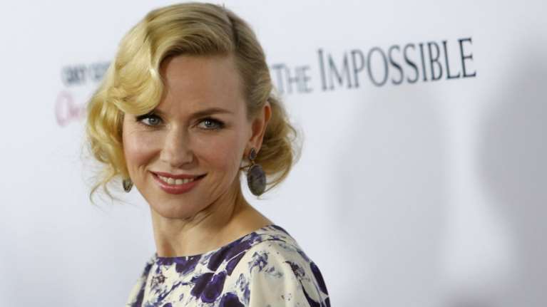 Ναόμι Γουότς: Γιατί αρνείται πεισματικά να κάνει μπότοξ στα 47 της