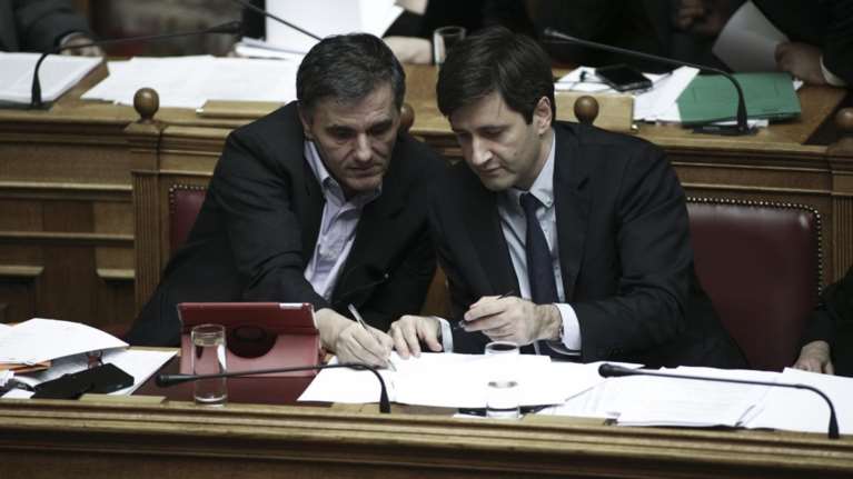 Και ο Χουλιαράκης επιβεβαιώνει τα νέα μέτρα 5,4 δισ.€