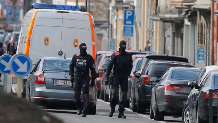 SMS στέλνουν οι τζιχαντιστές σε νέους, επίδοξους βομβιστές στο Μόλενμπεκ