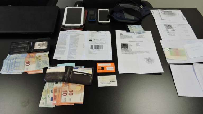 Εξαρθρώθηκε σπείρα Πακιστανών,πουλούσε πλαστά έγγραφα