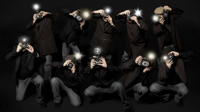 Ελληνίδα παρουσιάστρια παραδέχεται πρώτη φορά. Ναι, κάνω στημένα παπαράτσι